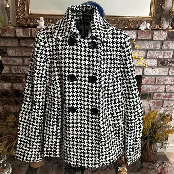 Charter Club Jackets & Blazers - Charter Club Black and White Houndstooth Print Short Peacoat Sz L
